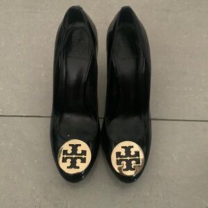 Excellent condition Tory Burch heels